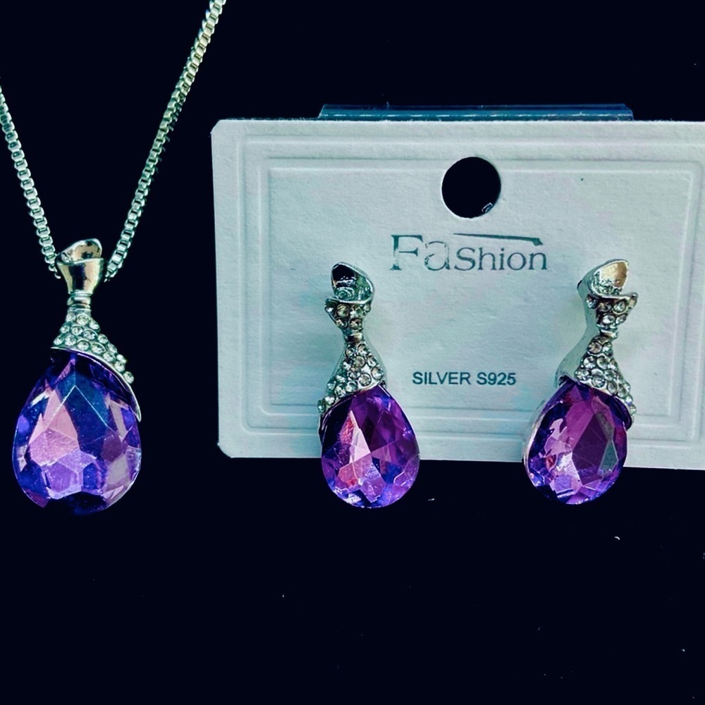 Purple Amethyst and Silver Water Drop Necklace And Earrings Jewelry Set - Picture 2 of 12